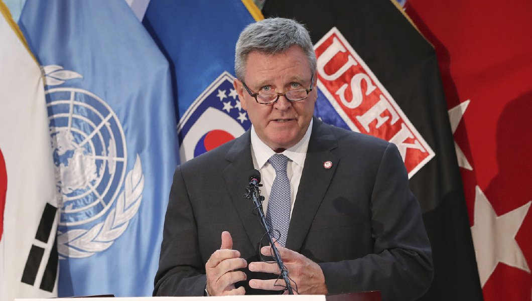USOC’s Scott Blackmun now in trouble as the two U.S. senators call for his resign