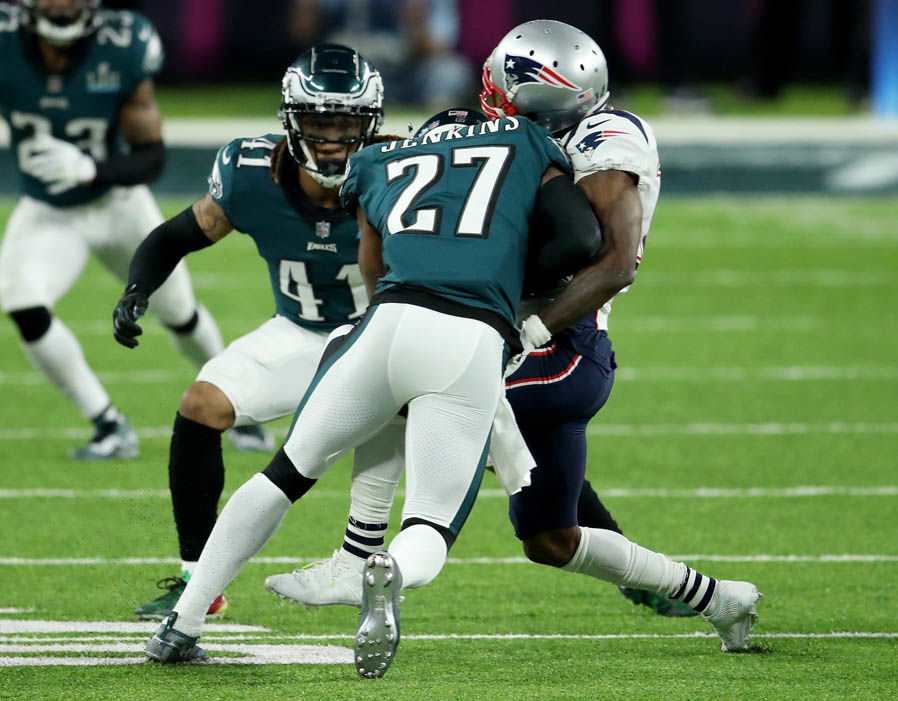 Brandin Cooks face big head injury after hit by the Eagles' Malcolm Jenkins during the match
