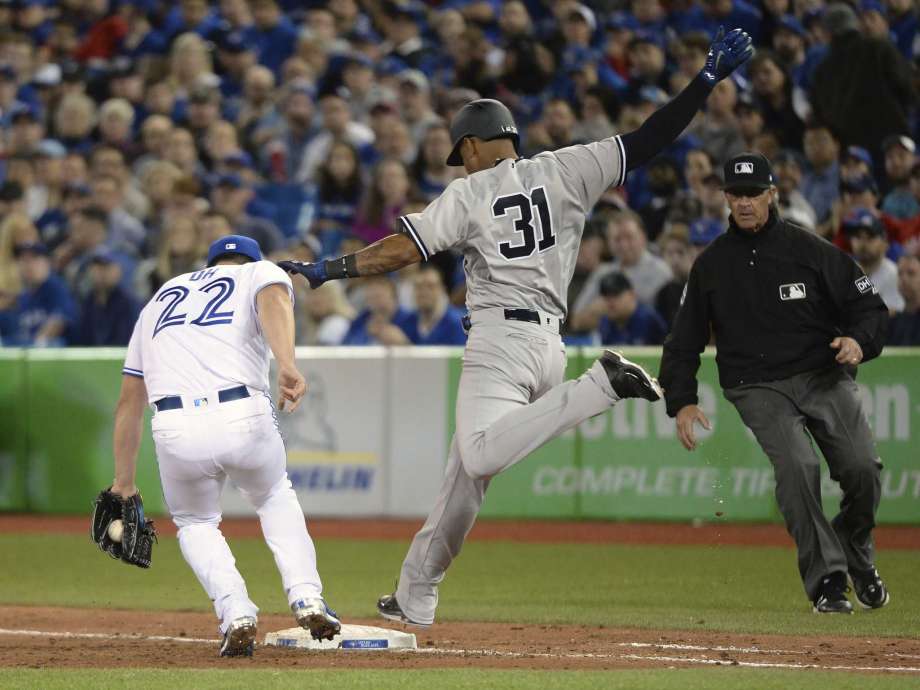 New York Yankees’ Aaron Hicks injured with rib injury