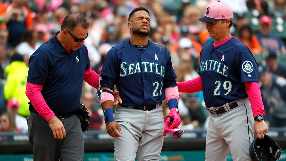 Seattle Mariners’ Robinson Cano fractures get hit by a fastball, fractures his right hand
