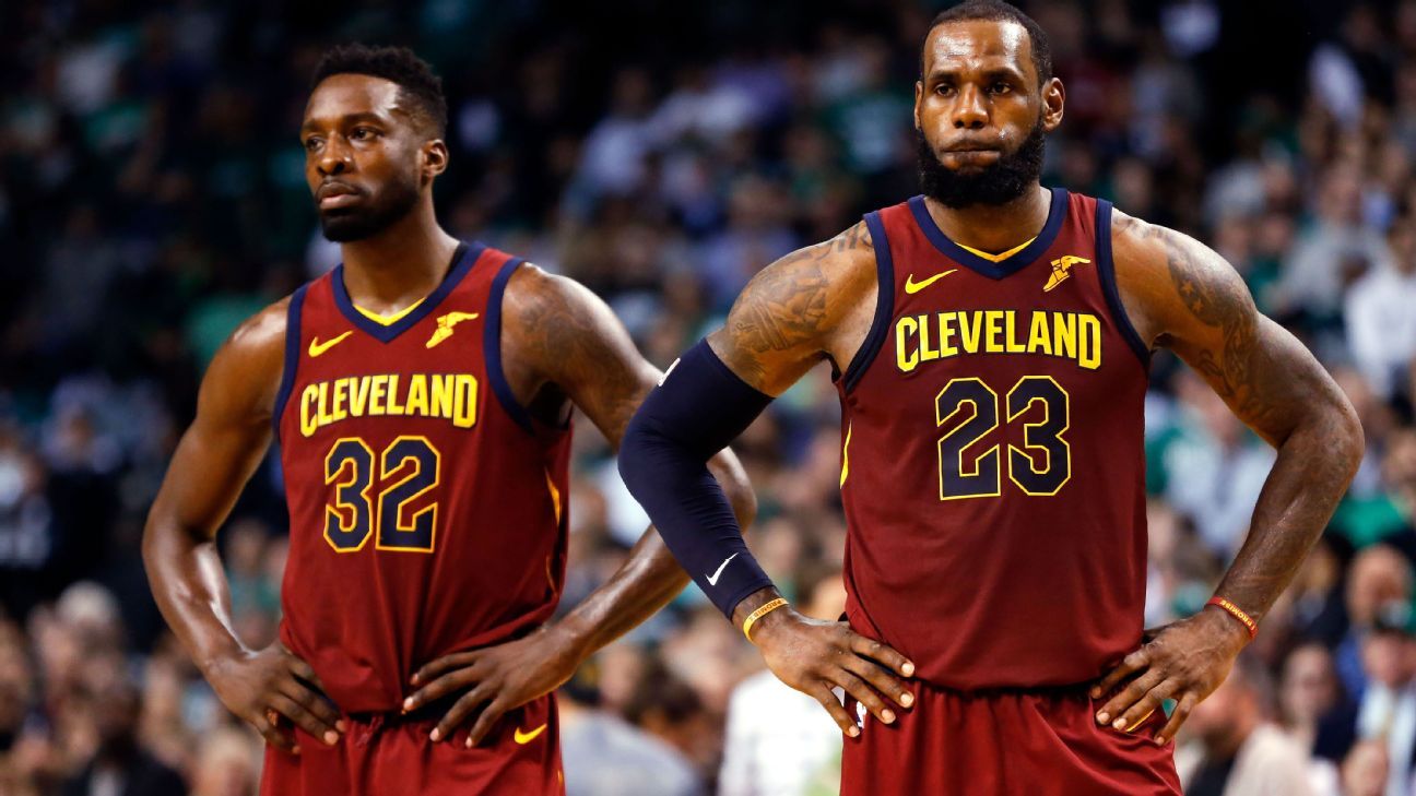 LeBron James says viral video of huddle shows Cavaliers had a timeout