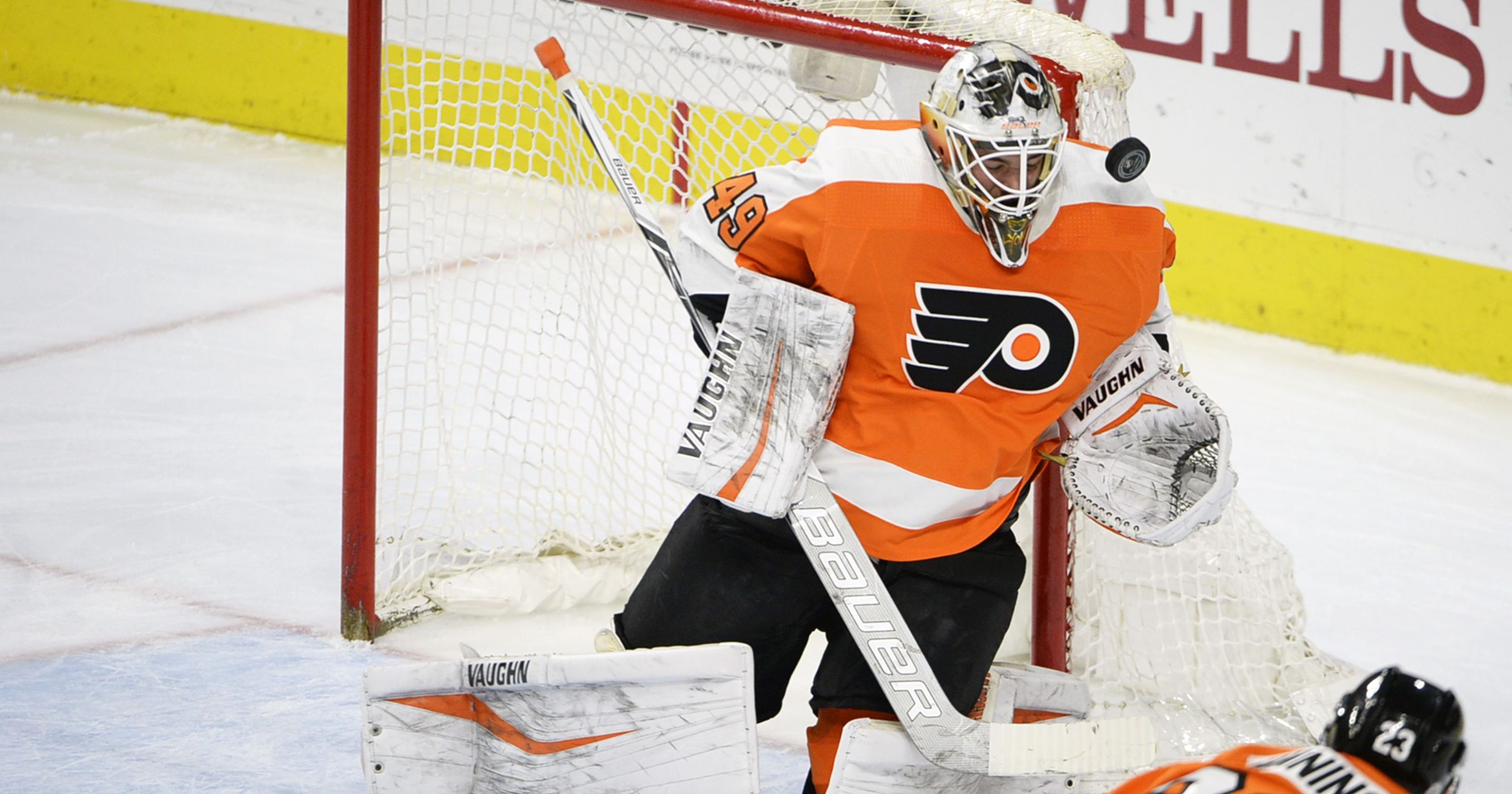 Flyers resign Anthony Stolarz with a one-year two-way deal