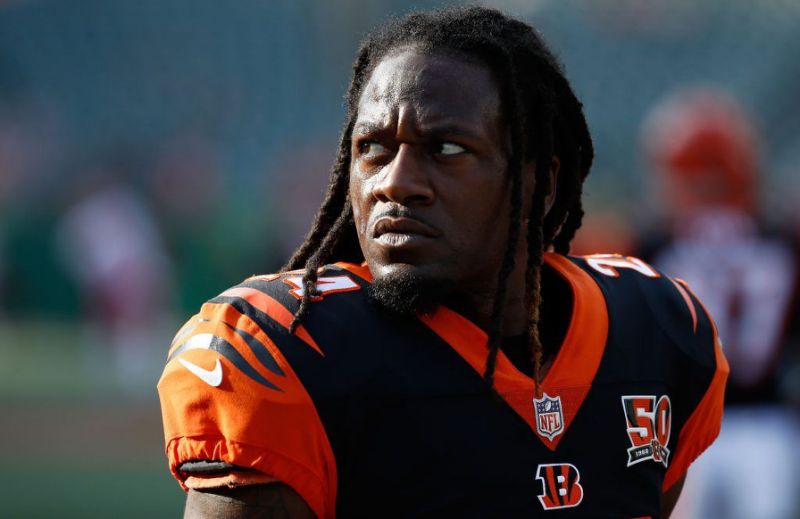 Adam Jones was not the one to start off the fight with an airport worker
