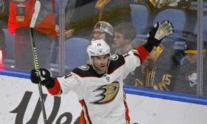 Adam Henrique signs an extension deal with the Ducks worth $29 million