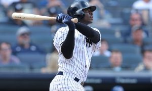 New York Yankees sign outfielder Quintin Berry with a minor league contract
