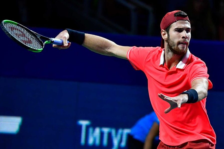 Aggressive hits and the success of Karen Khachanov in the 22nd match shocks Novak Djokovic