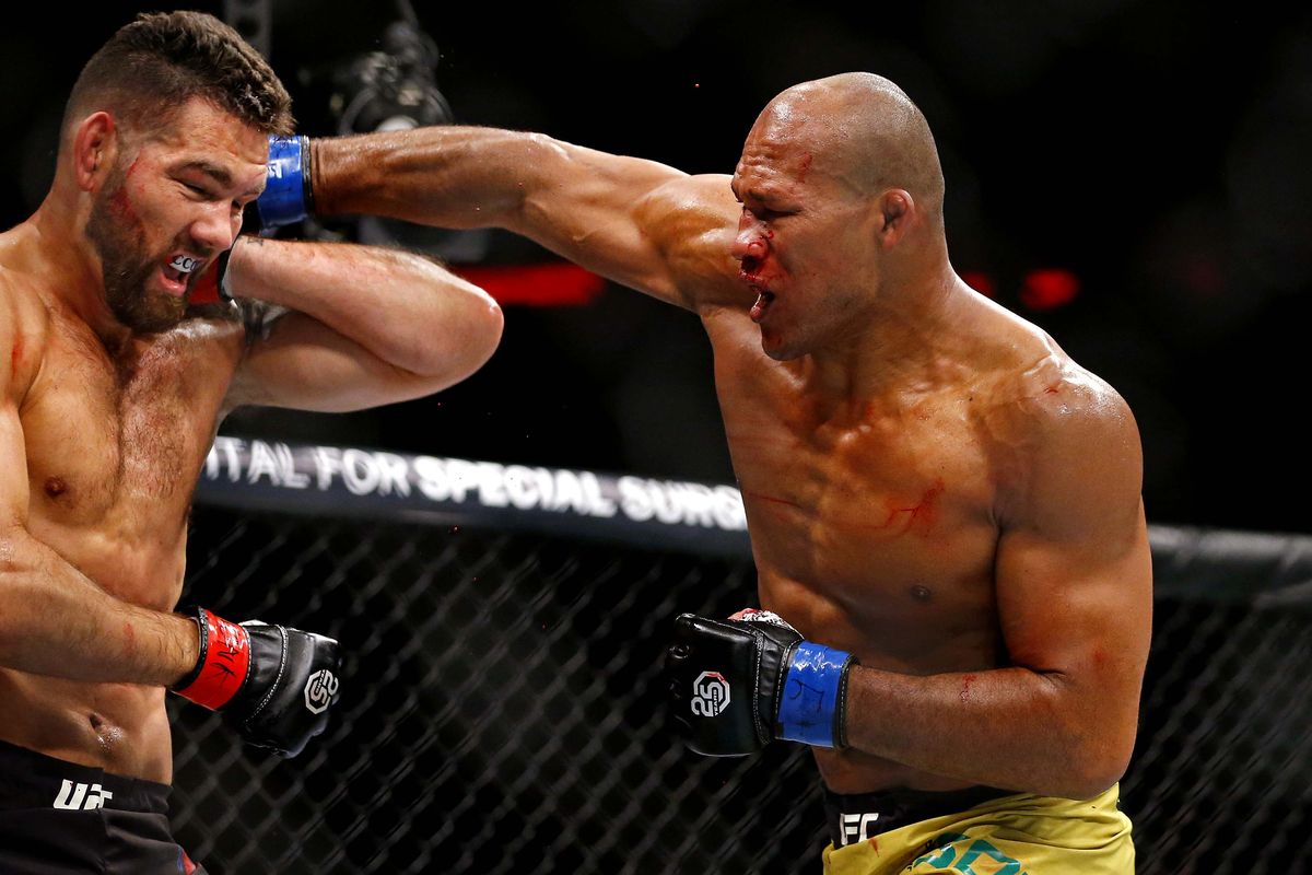 Jacare Souza defeated Chris Weidman in event