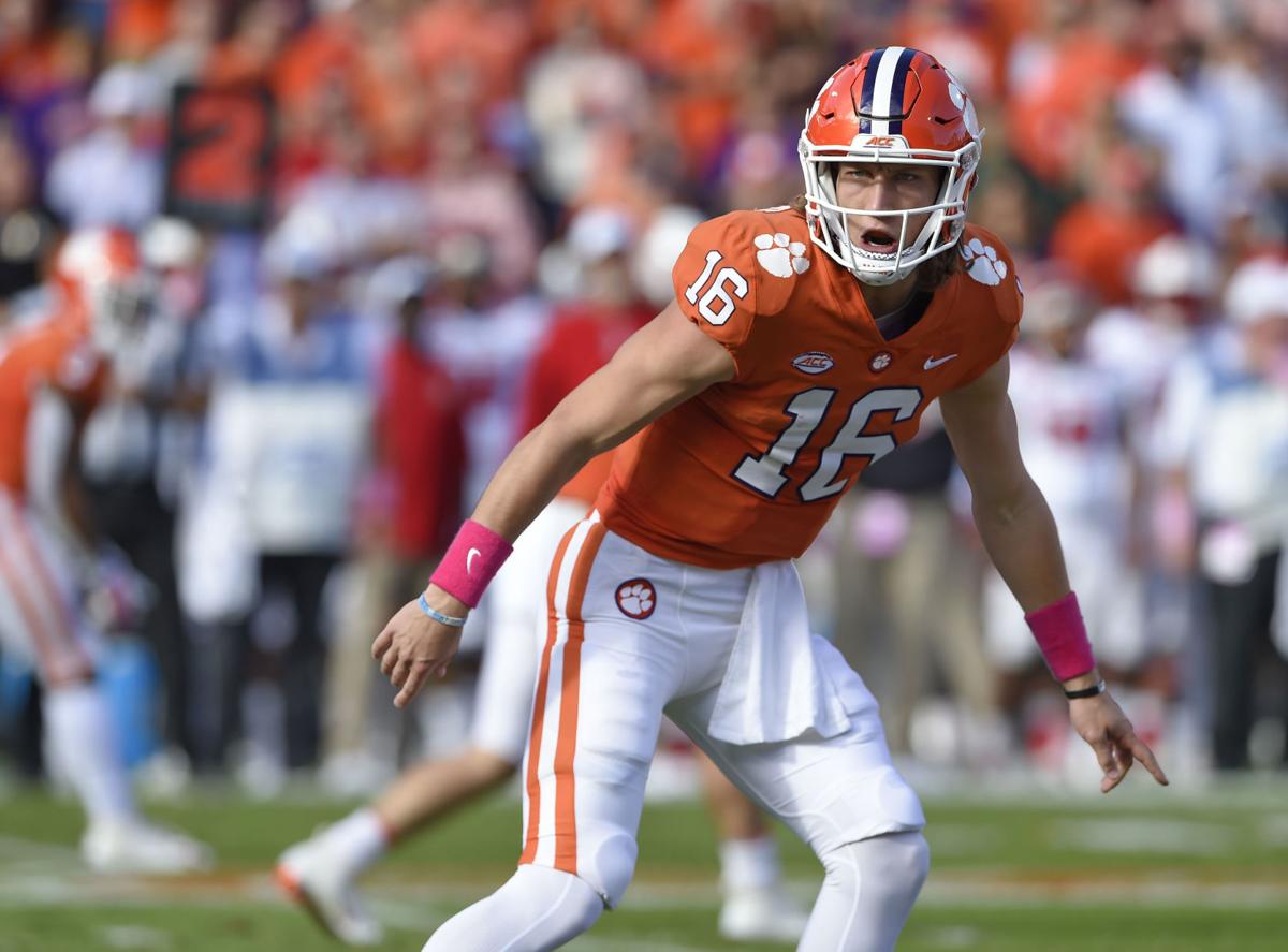 Quarterback switches put Clemson and Notre Dame in an unfamiliar situation